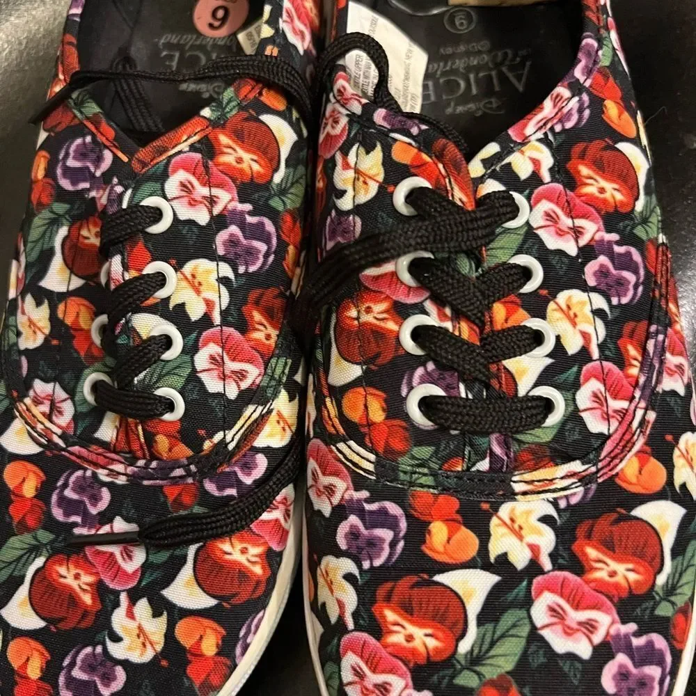 Alice in Wonderland Pansy Print Sneaker - Disney Target RARE Womens 9